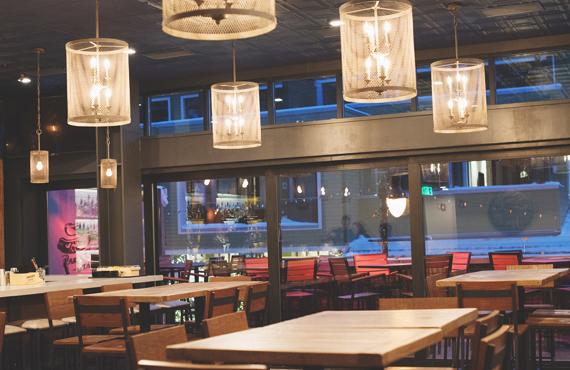 best-nightlife-spur-bar-and-grill-park-city