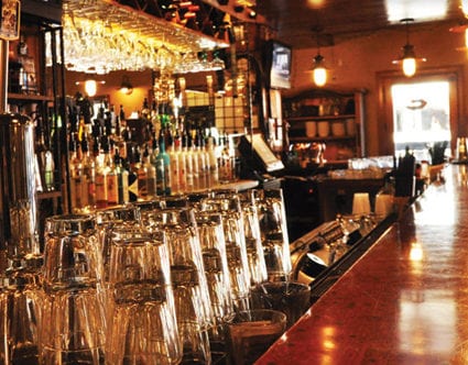 the-spur-bar-and-grill-entertainment