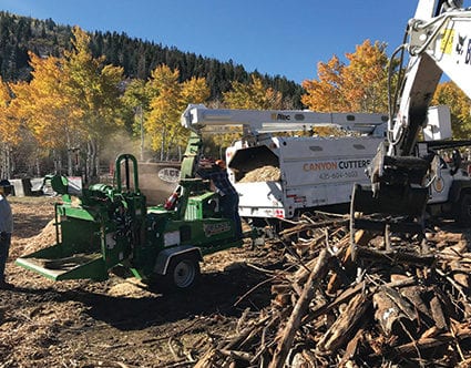 canyon-cutters-chipper-mulch-trimming